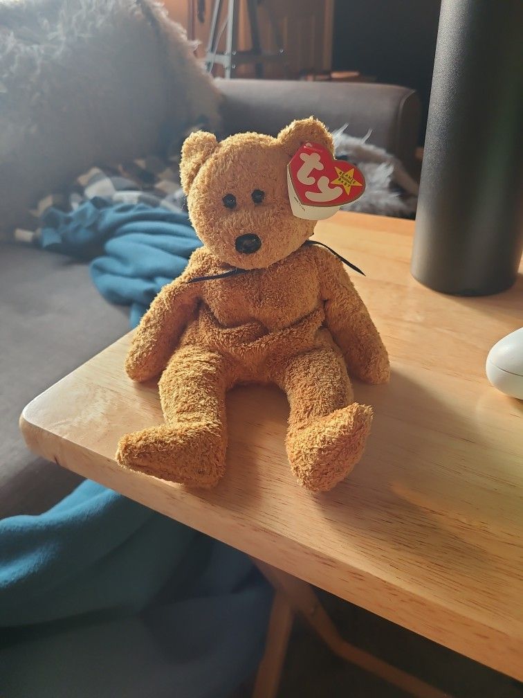 Beanie Baby - Fuzz (Tag Errors)