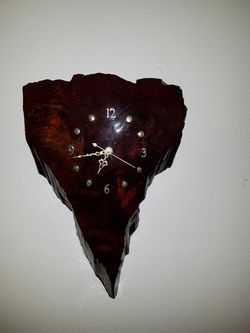 Burl wood wall clock 14" tall - runs silent - working