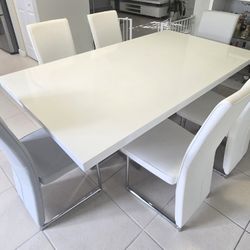 Se Vende Comedor Como Nuevo Blanco 6 Sillas Y Mesa 