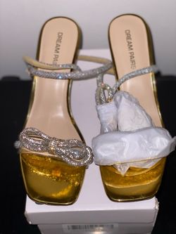 Dream Pairs Gold Rhinestone Heeled Sandals – Women’s Size (New with Box)