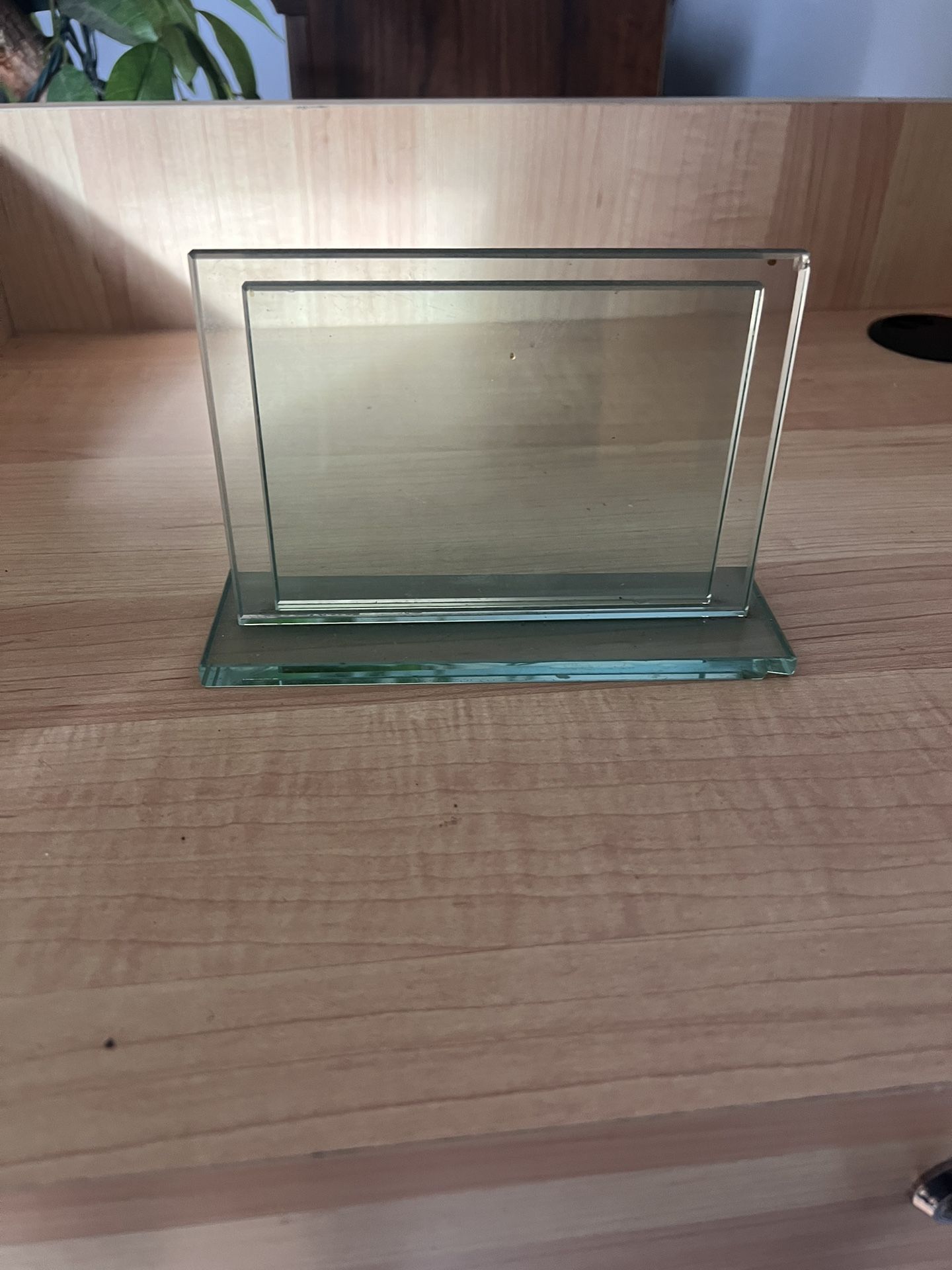 Glass Photo Frame / Portarretrato De Cristal  