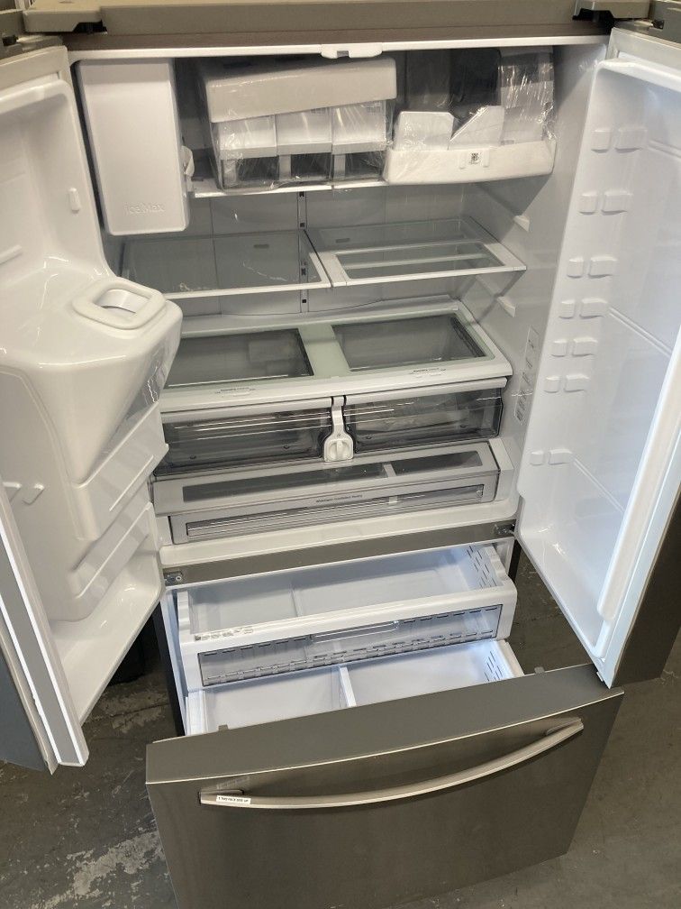 Samsung Three Door French Door Refrigerator with CoolSelect Pantry