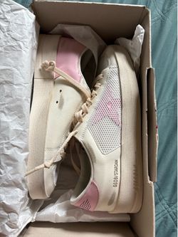 Size 9 Women’s Pink Golden Goose