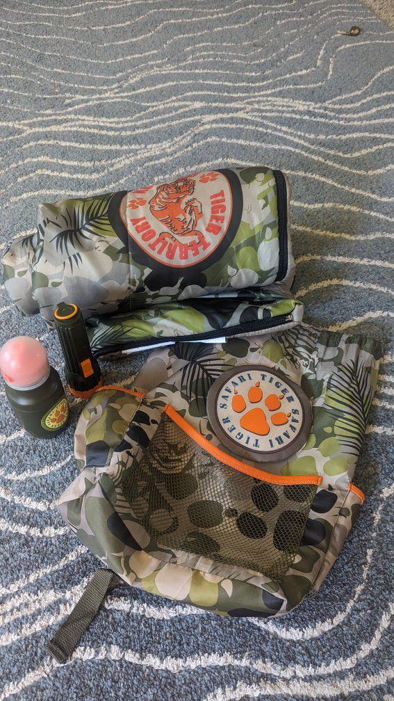 Kids Safari Backpack With Matching Backpack And Water Bottle And Flashlight