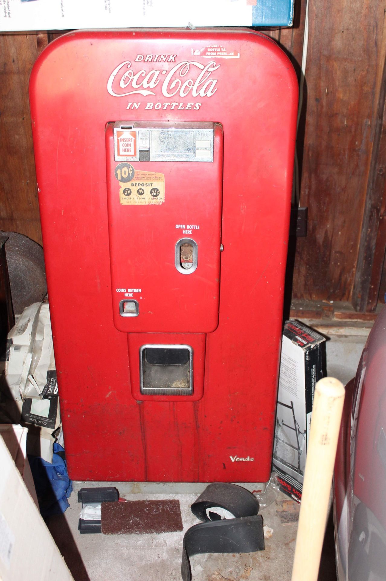 Coca Cola Machine - Vendo 80
