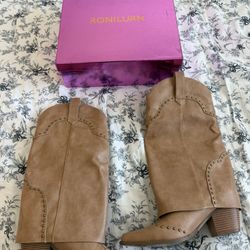 Women’s Boots 8.5 Like New 