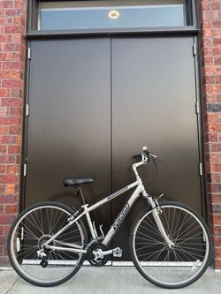 Specialized Crossroads Hybrid Comfort Bike – Medium frame - Lightweight Bicycle