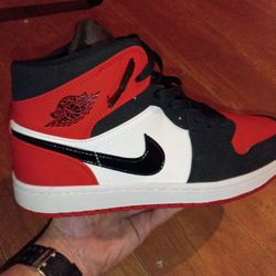 Air Jordan 1 "Bred Toe" 9 1/2