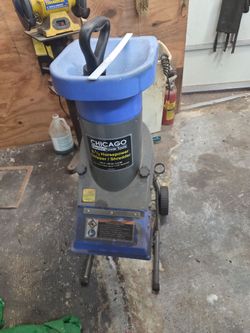 Chicago brand chipper / Shredder