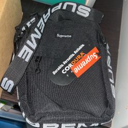 Supreme SS18 Shoulder Bag (Black)