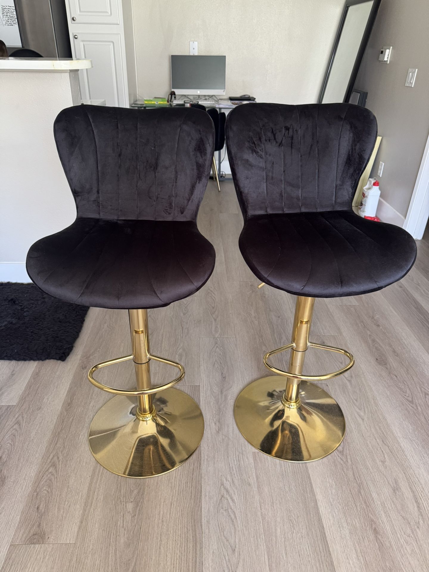 2 Velvet Black Bar Stools Great Condition.
