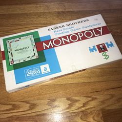Monopoly Board Game. Vintage 1985, preowned but in great condition! All Properties Complete Pictures are accurate