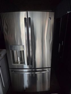 GE Stainless Steel Refrigerator Bottom Freezer