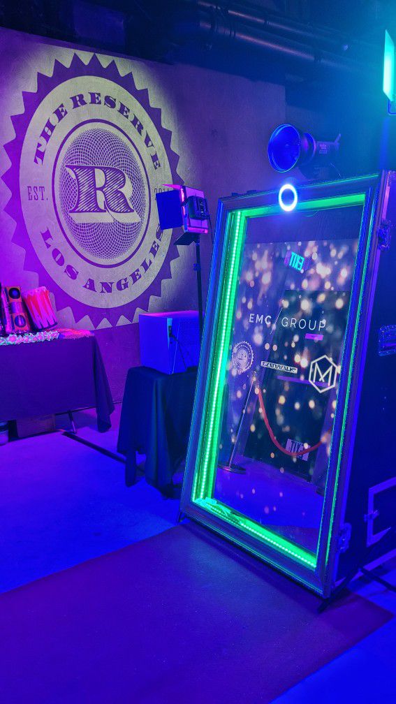 65 Inch Touch Screen Mirror Photo Booth 