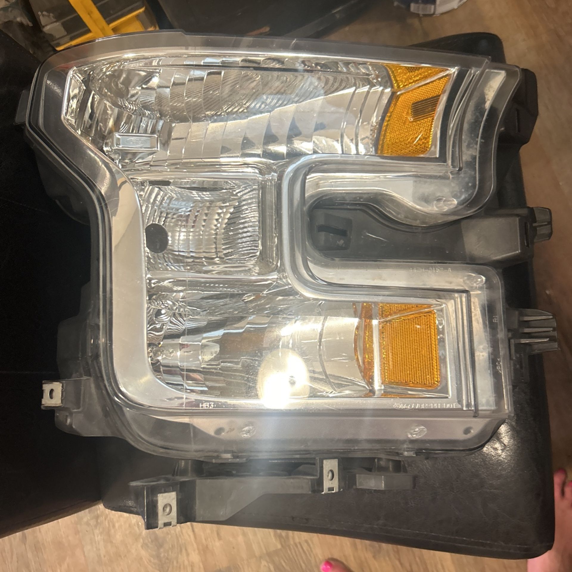Headlight Replacements For A 2015 Ford F150