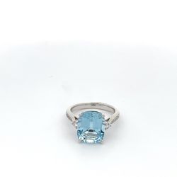 18k White Gold 5.24ct Aquamarine 0.23ct Round Diamond Ring