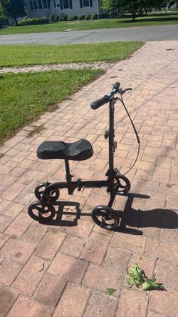 Knee scooter