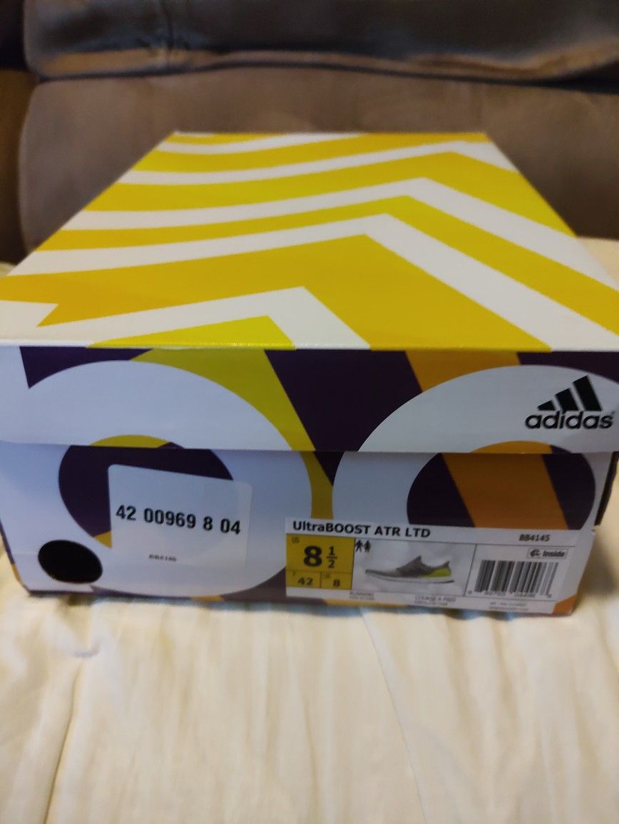 adidas ultra boost glow in the dark size 8.5