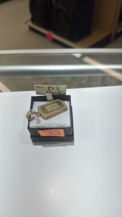 10kt 8.6 grams dog tag pendant