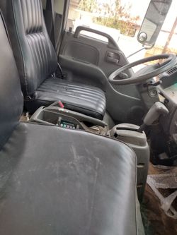 Isuzu NPR seats