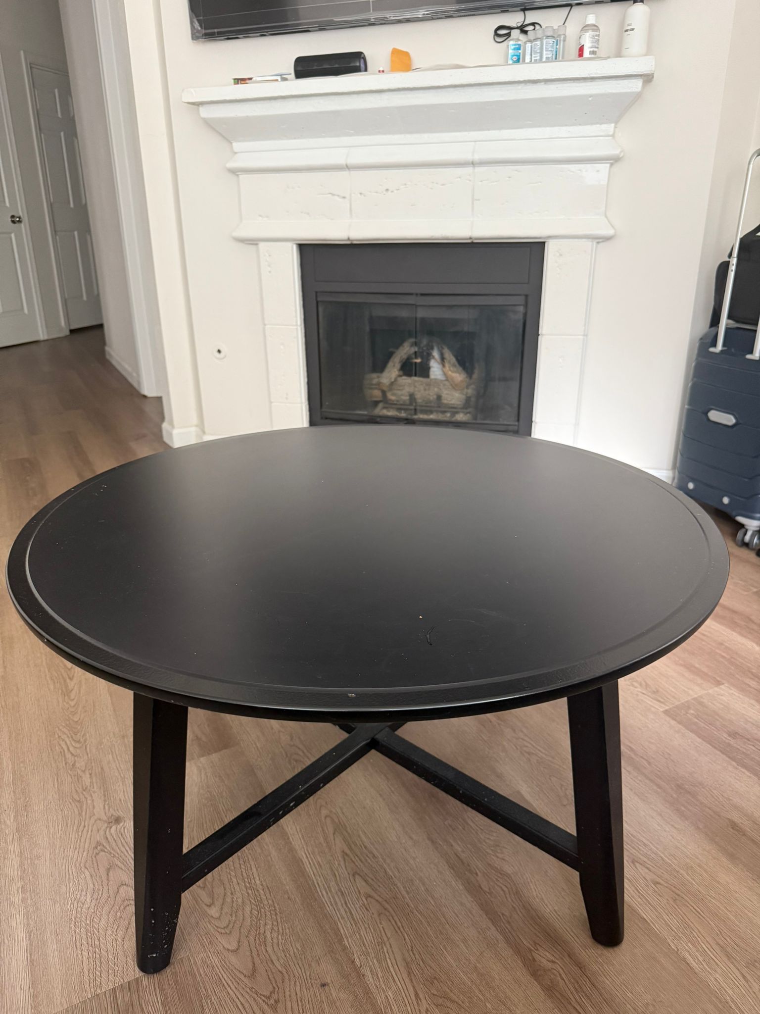 π€ Round Black Coffee Table β $50 FIRM | Pickup in Redmond