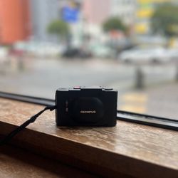 Olympus XA 35mm Rangefinder Film Camera 