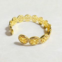 Tory Burch Gold Bracelet With Diamond 