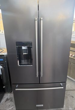 KITCHEN-AID - BEAUTIFUL FRENCH DOOR STAINLESS STEEL IN EXCELLENT CONDITION