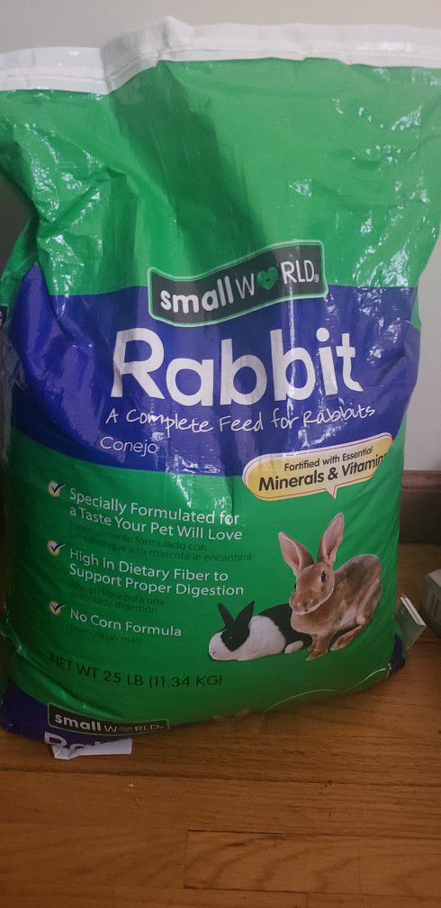 Brand New Unopened 25lb Rabbit For Bag $10