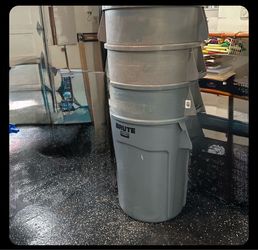 45 Galón Trash Can