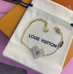 New 18k stainless steel gold bracelet comes with dust bag