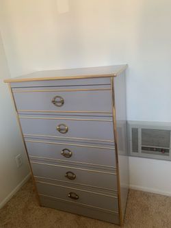 Wooden 5 drawers dresser for bedroom