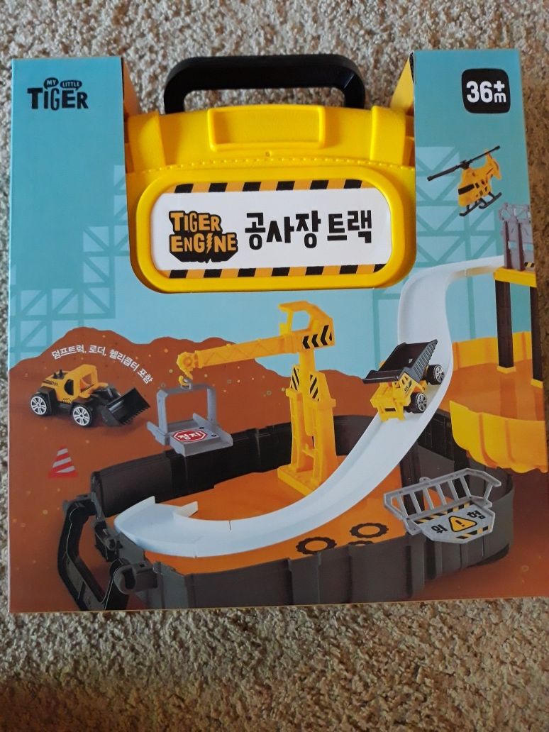 Construction toys with carry case