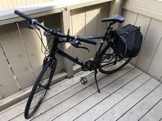 Giant escape city bike - like new & all the necessary accessories