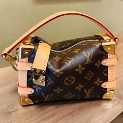 LOUIS VUITTON Side Trunk 