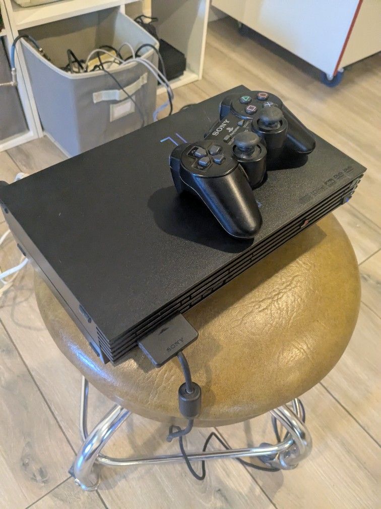 Sony PlayStation 2 With SpongeBob Game