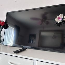 32" INSIGNIA HDTV