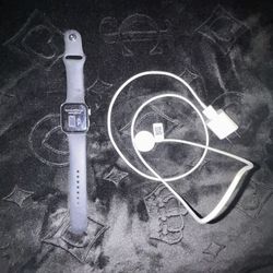 Series 4 Apple Watch With Charger