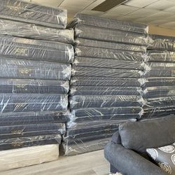QUEEN MATTRESSES