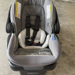 Graco Car seat 