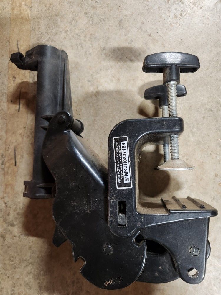 Minn Kota trolling motor transom mount bracket