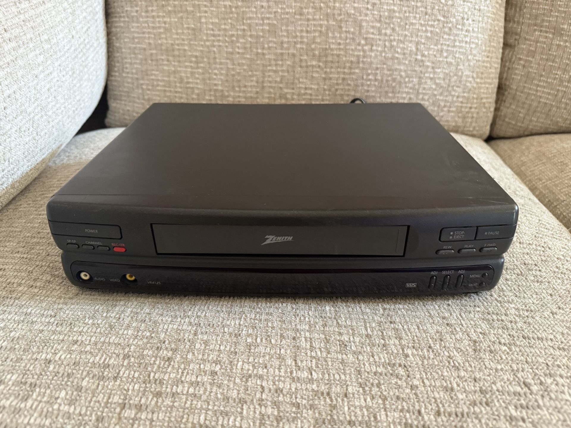 Zenith VR4125 VHS VCR Video Cassette Recorder Tested Working