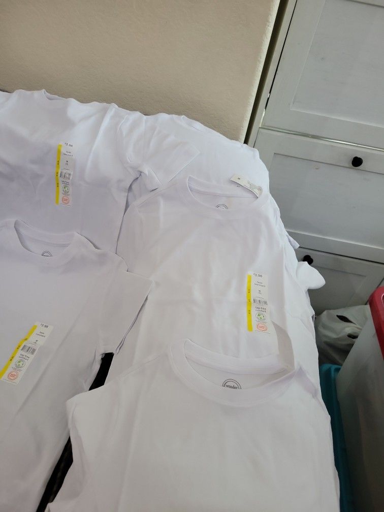 Boys. And Grils Shirts π Size 8yrs. New