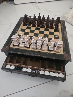 Vtg Oriental Asian Chinese Chess Set And Checkers Leather Wood Box Warriors