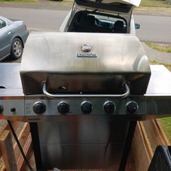 Charbroil BBQ, With 2 Tanks , Normal Use