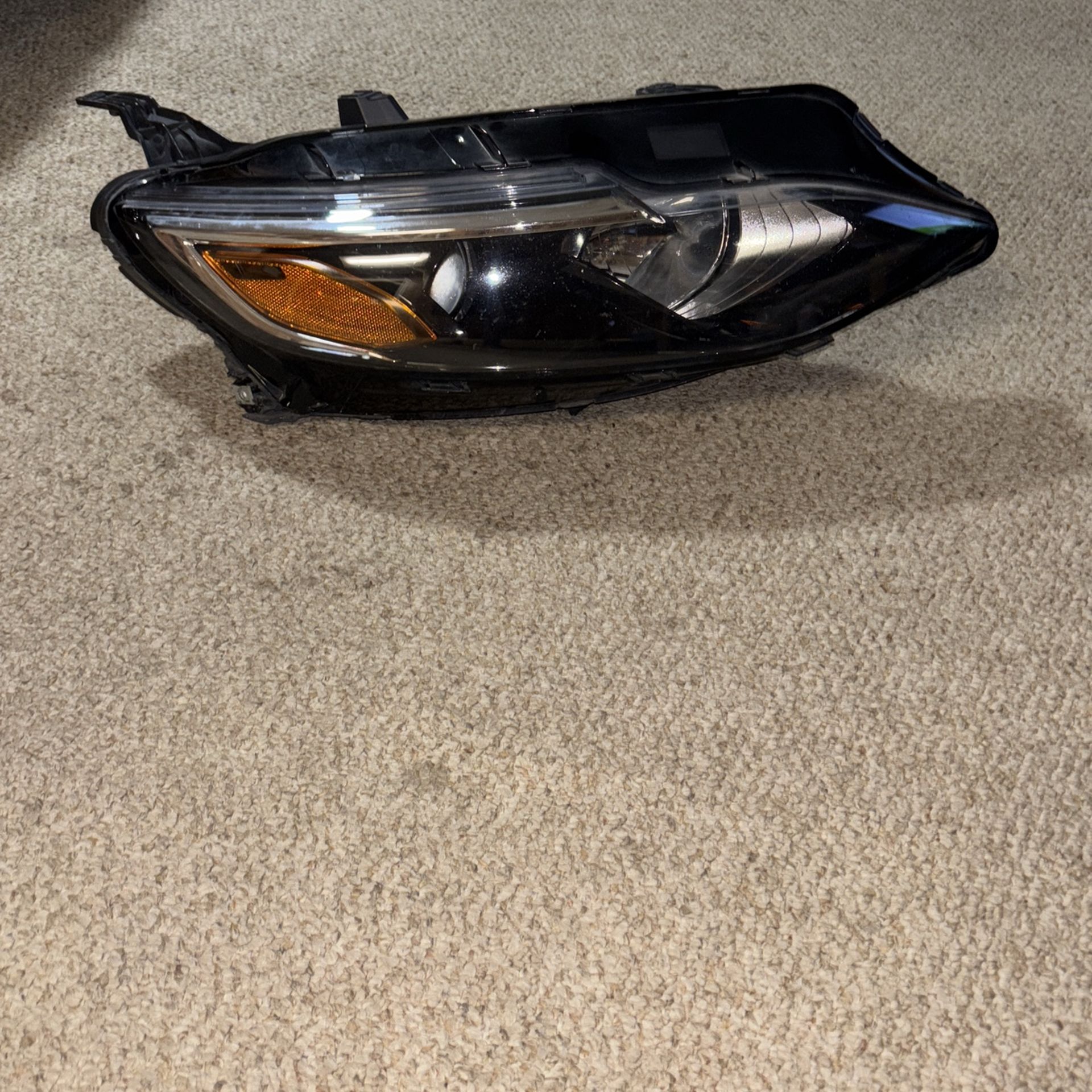 2019 2020 2021 Chevy Malibu Halogen Headlights Right Passenger side OEM