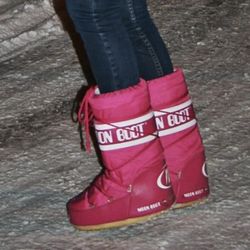 Moon Boot Icon snow boots NWOT 