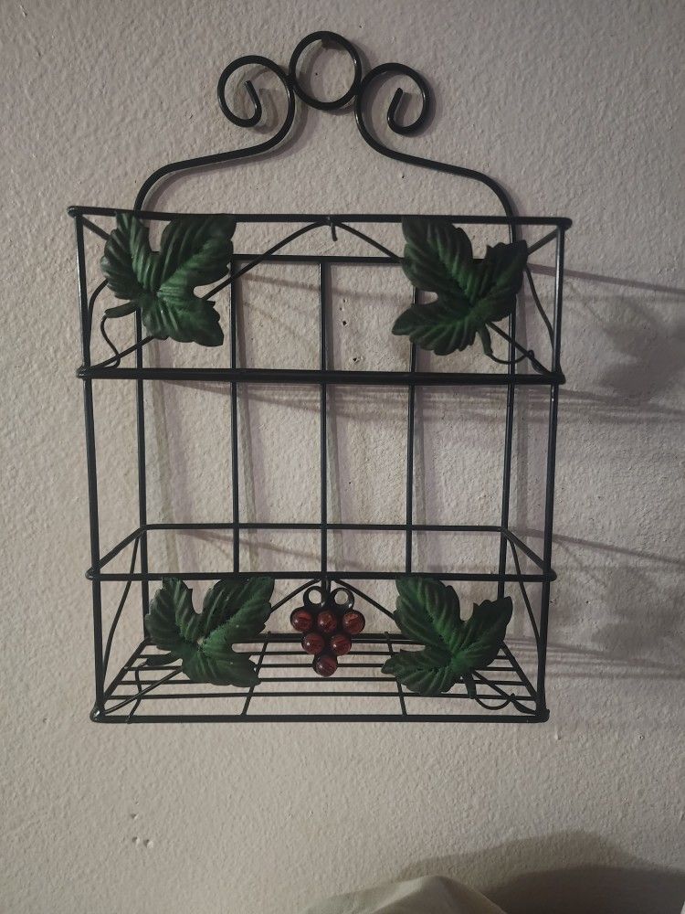 Decorating metal Shelves