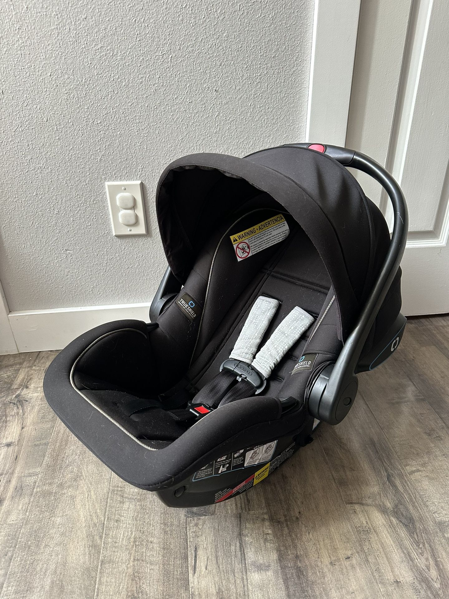 Graco Infant Car Seat With 2 Bases
