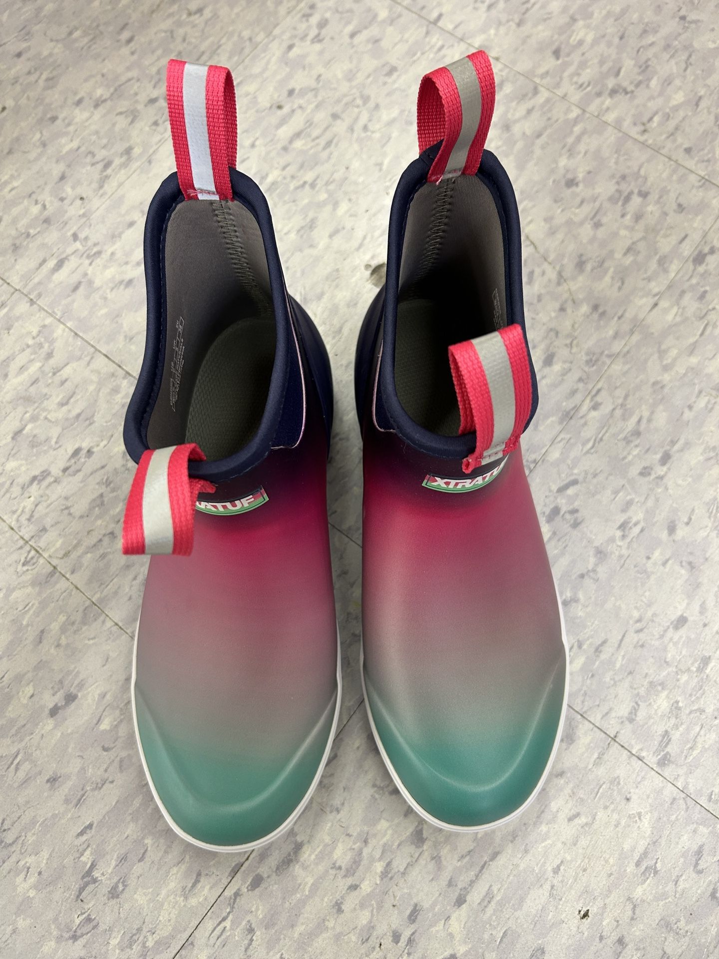 NWT Xtratuf Women Ankle Deck Boot Purple Aurora